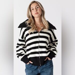Lyla & Luxe - Black and White Striped Zip-Up Sweater, size Small